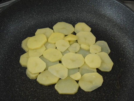 薄切りじゃがいものピザ風